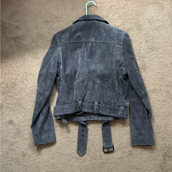 Blank NYC Gray Suede Leather Moto Biker Jacket
Belted Boxy Size Medium - Picture 3 of 5